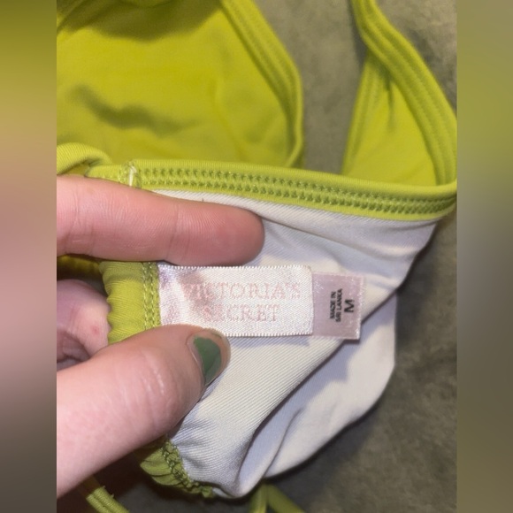 Victoria’s Secret bikini top & bottom - Picture 5 of 5